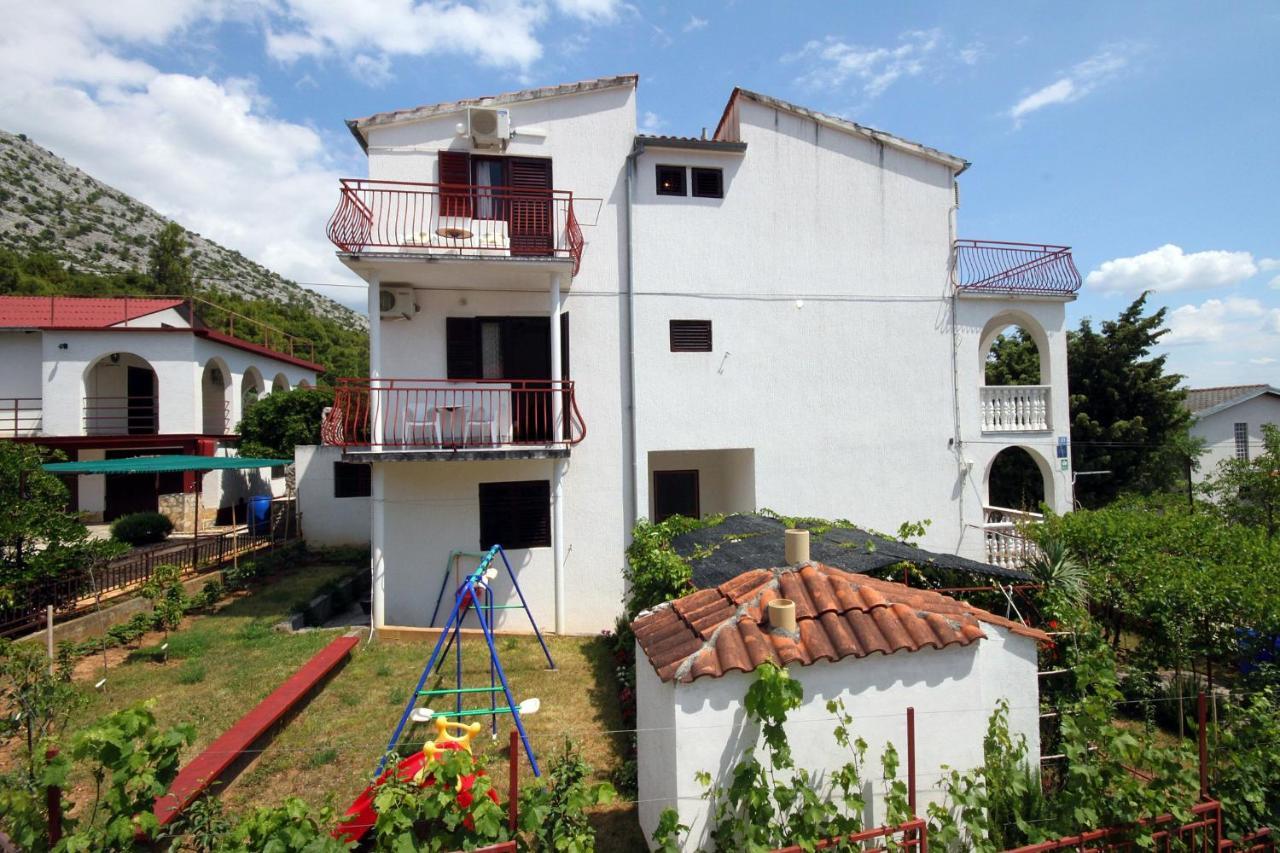 Apartments With A Parking Space Starigrad, Paklenica - 6431 Dış mekan fotoğraf
