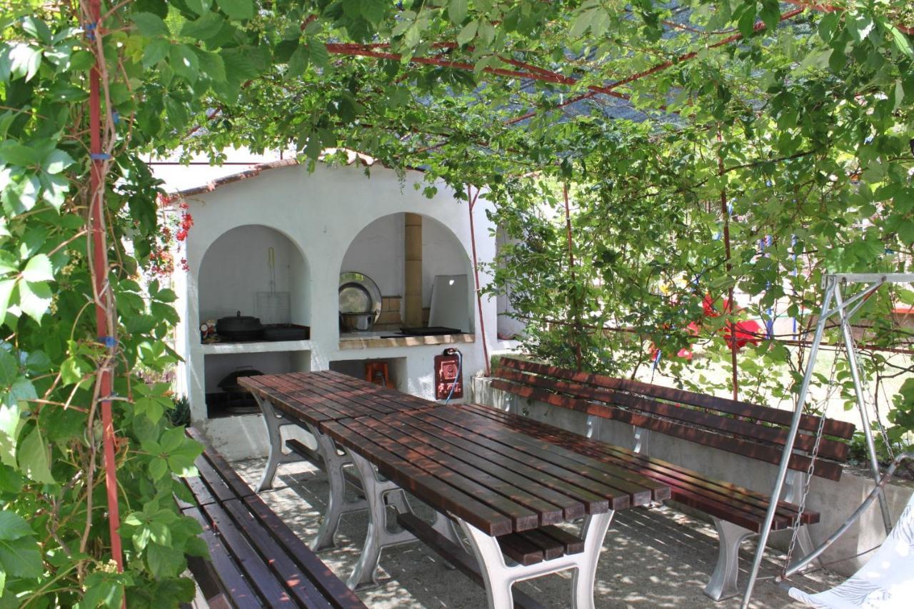 Apartments With A Parking Space Starigrad, Paklenica - 6431 Dış mekan fotoğraf